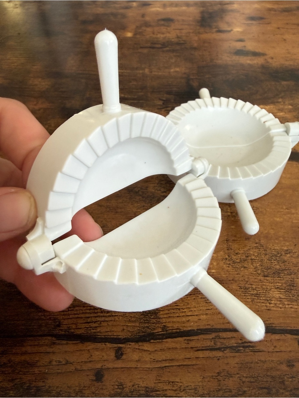 generic white plastic dumpling and empanada presses - Picture 5 of 9